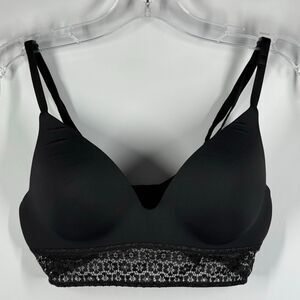 A5 Victoria’s Secret black no wire lace detail bra size 34B